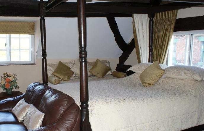 Tudor House Hotel Market Drayton Szoba fotó